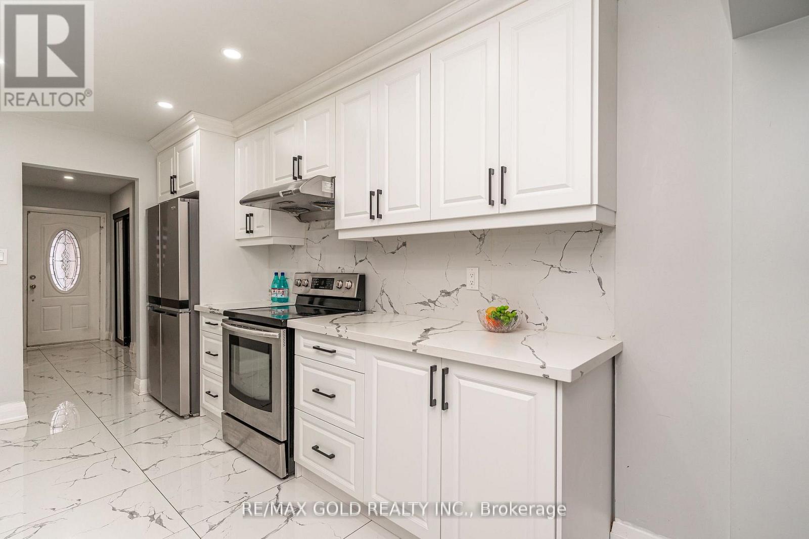 13 Martindale Crescent, Brampton, Ontario  L6X 2V7 - Photo 17 - W12957366