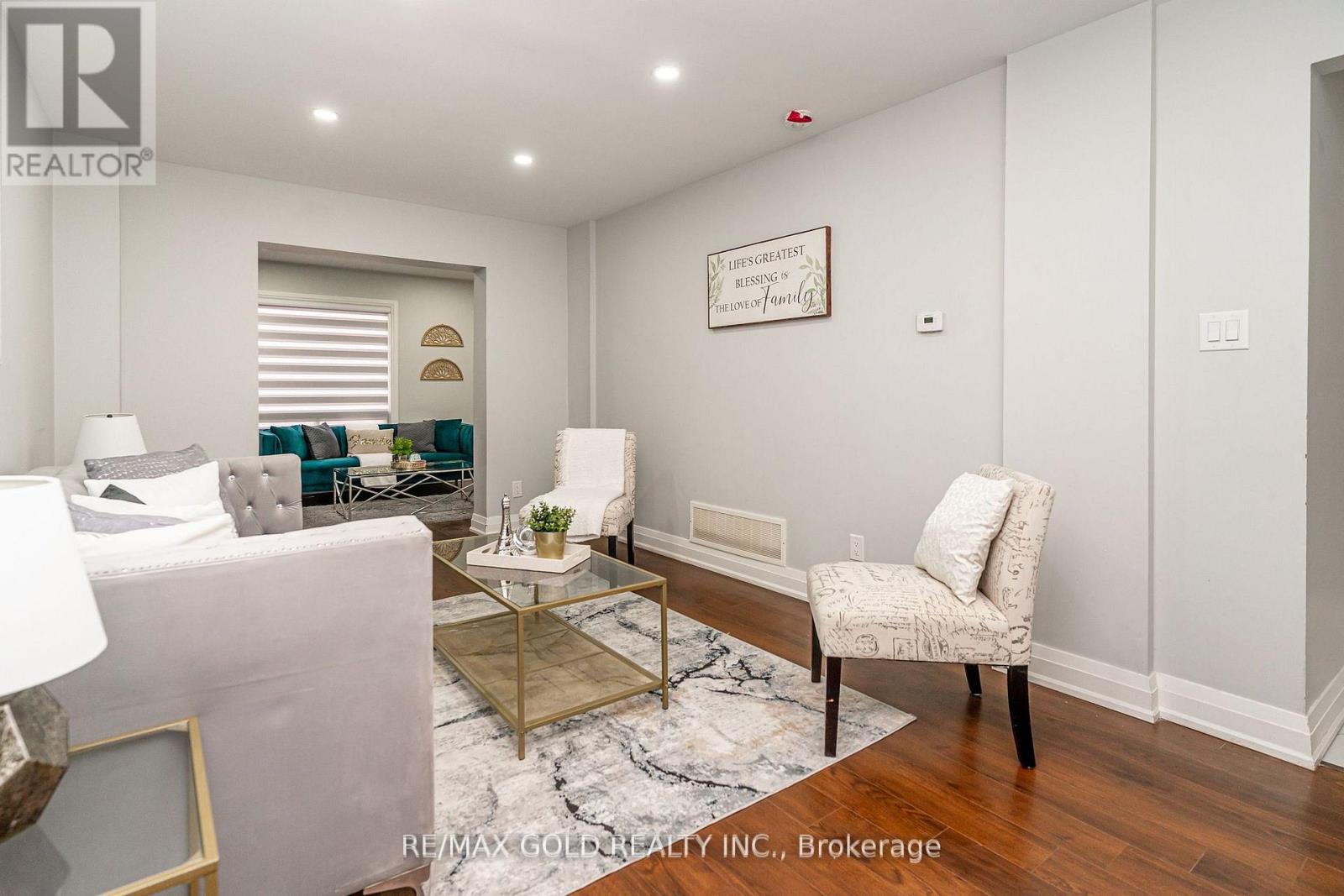 13 Martindale Crescent, Brampton, Ontario  L6X 2V7 - Photo 8 - W12957366