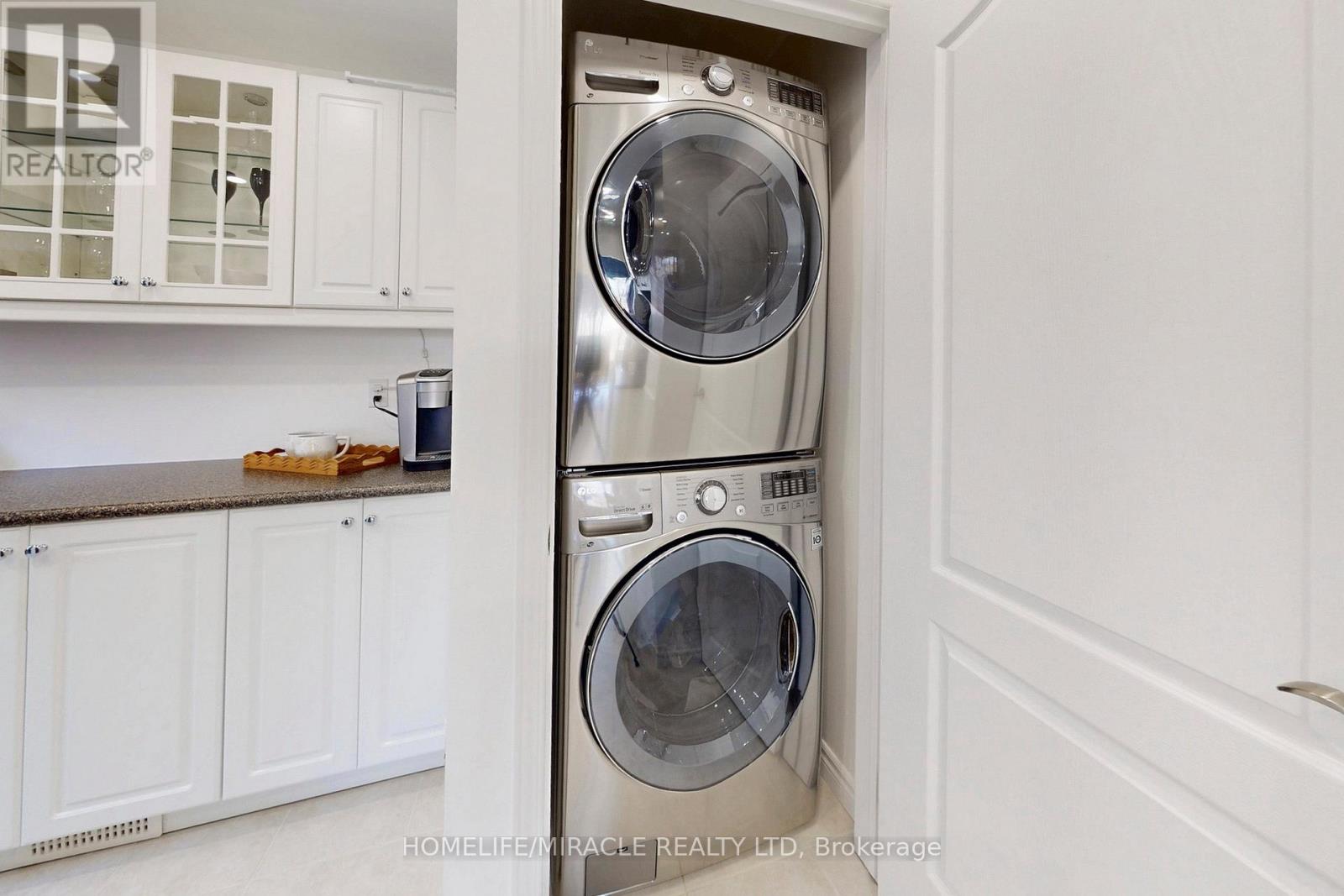 3489 Woodhurst Crescent, Mississauga, Ontario  L5L 1N3 - Photo 17 - W12957390