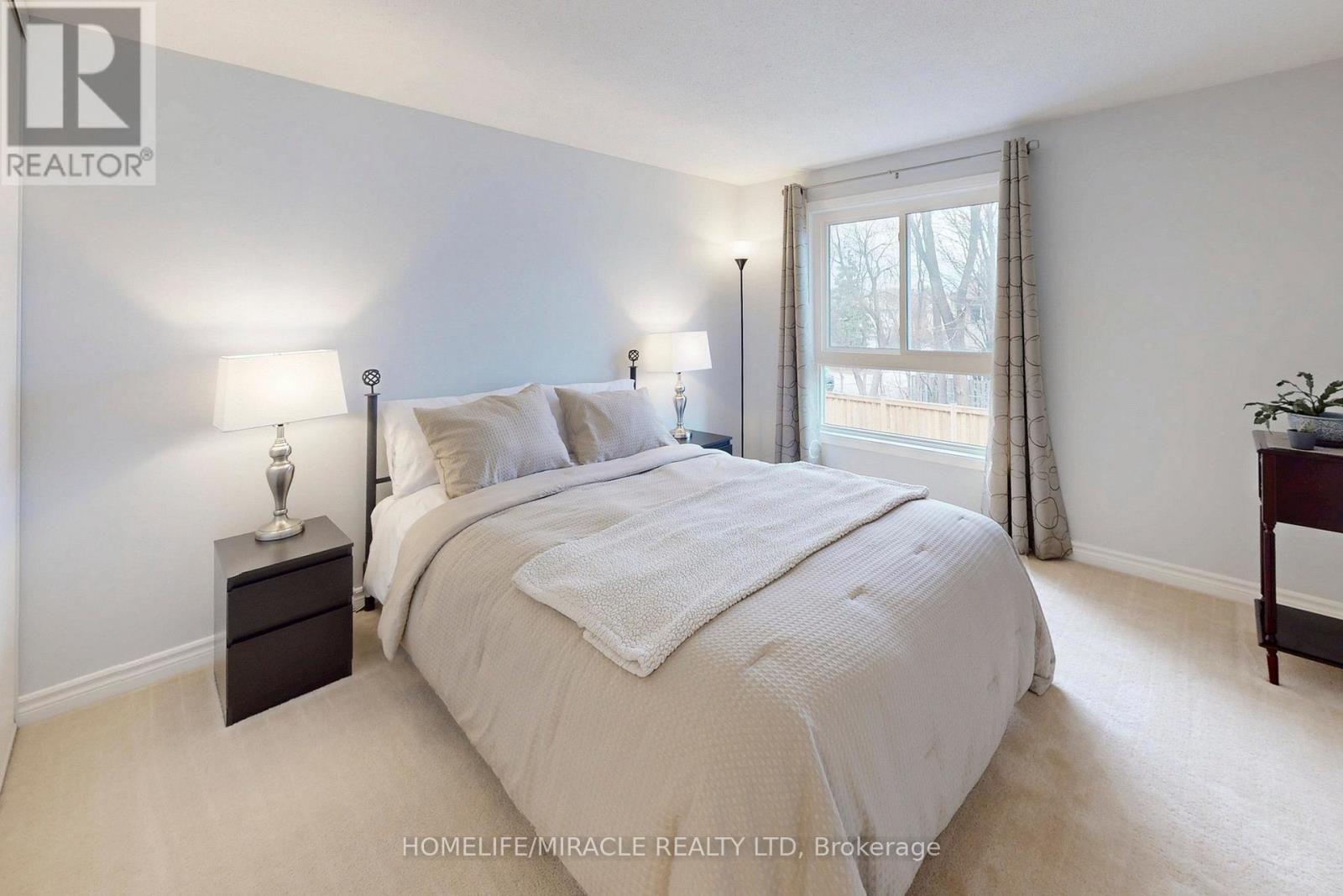 3489 Woodhurst Crescent, Mississauga, Ontario  L5L 1N3 - Photo 23 - W12957390