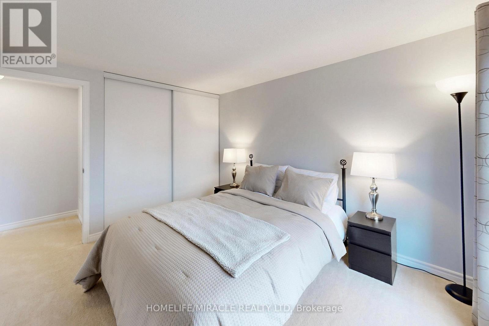 3489 Woodhurst Crescent, Mississauga, Ontario  L5L 1N3 - Photo 24 - W12957390