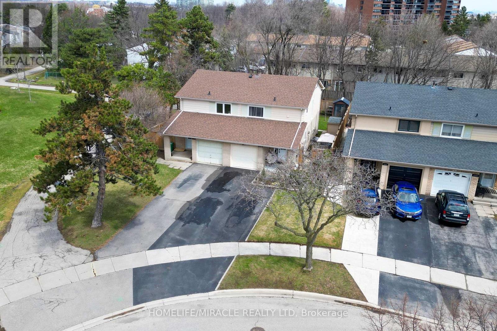 3489 Woodhurst Crescent, Mississauga, Ontario  L5L 1N3 - Photo 3 - W12957390