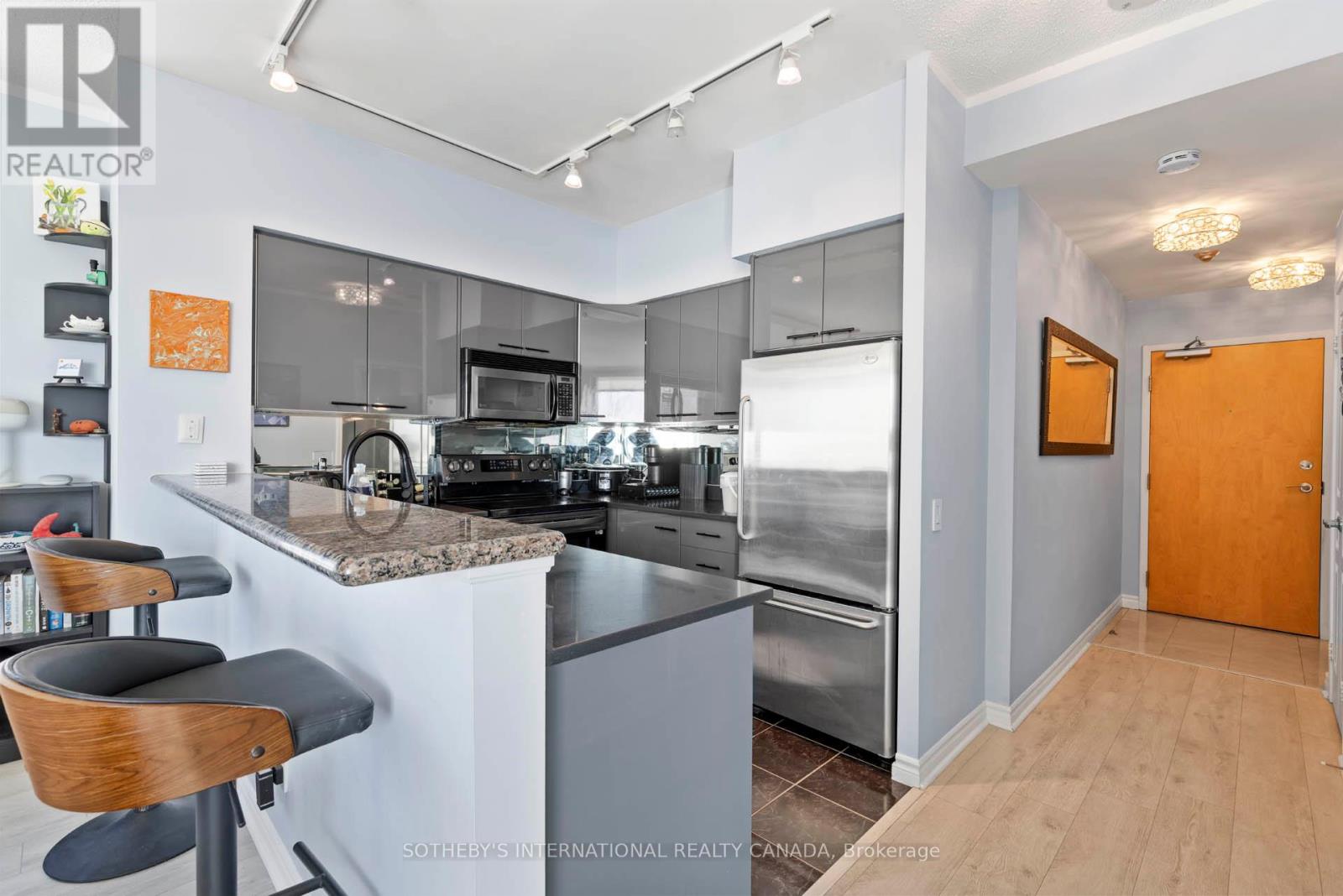 1013 - 5 Marine Parade Drive, Toronto, Ontario M8V 4B4 - Photo 6 - W12957392