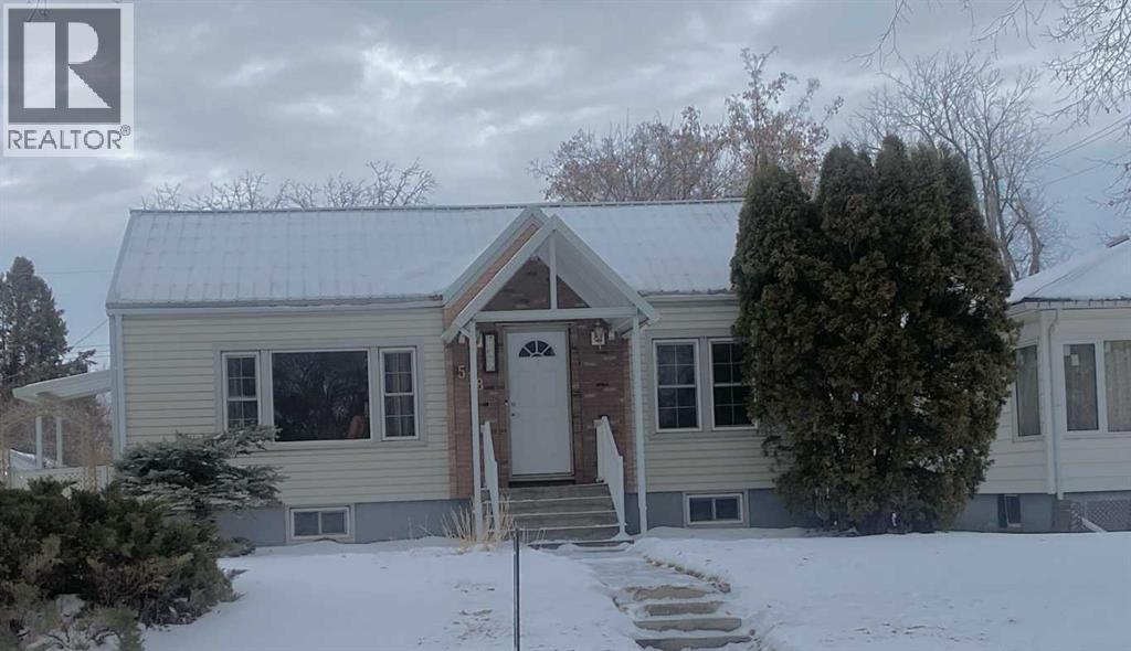 518 4 Avenue W, Brooks, Alberta  T1R 0B3 - Photo 2 - A2280042