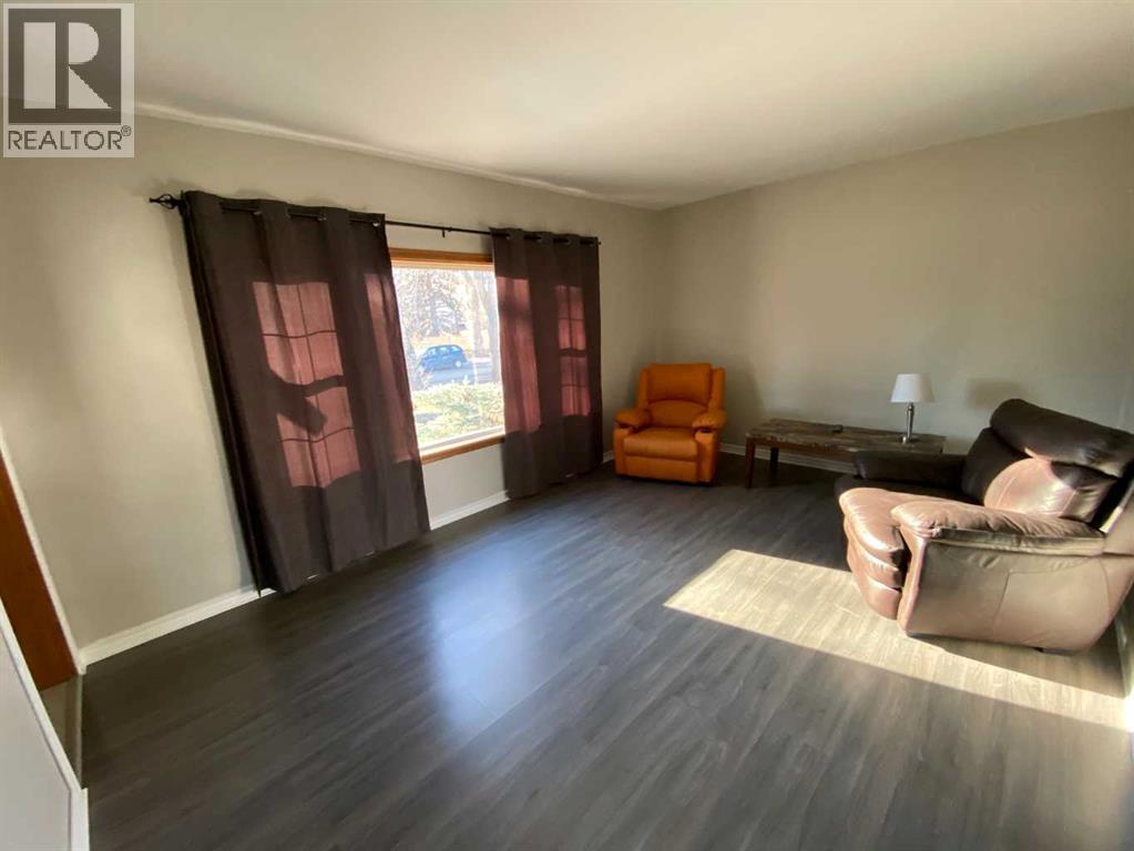 518 4 Avenue W, Brooks, Alberta  T1R 0B3 - Photo 11 - A2280042