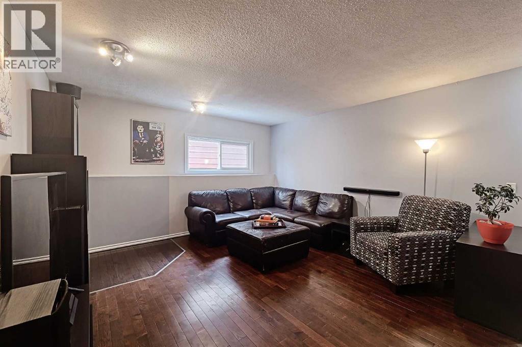 15 Edgeland Mews Nw, Calgary, Alberta T3A 4C9 - Photo 26 - A2295037