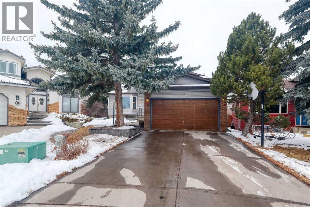 15 Edgeland Mews Nw, Calgary, Alberta T3A 4C9 - Photo 2 - A2295037