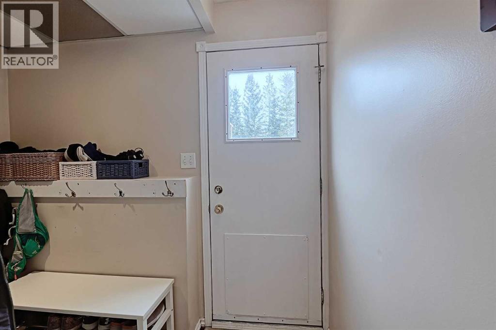 15 Edgeland Mews Nw, Calgary, Alberta T3A 4C9 - Photo 33 - A2295037