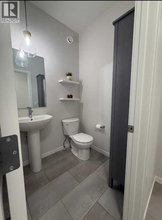 831 Bayview Terrace SW, Airdrie, Alberta  T4B 4G2 - Photo 15 - A2295427