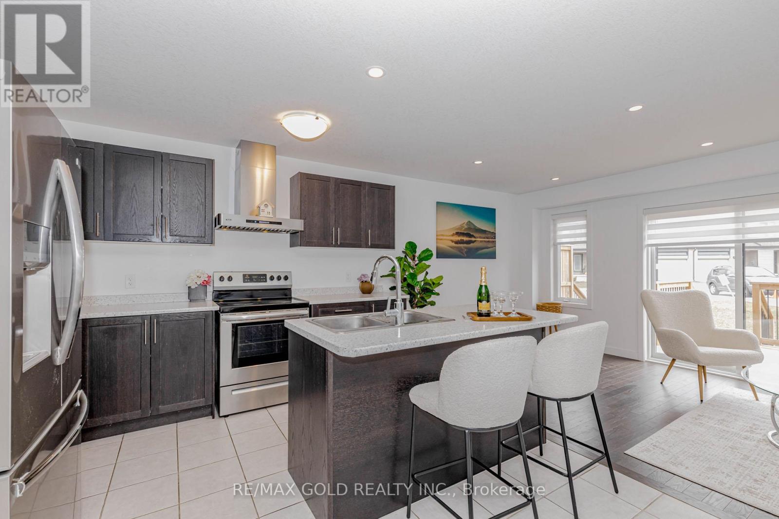 75 Pony Way, Kitchener, Ontario  N2R 0R8 - Photo 11 - X12957362