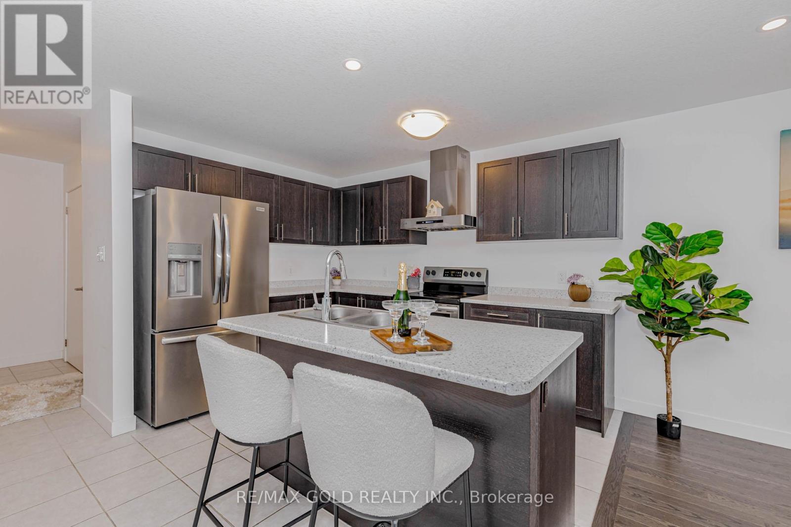 75 Pony Way, Kitchener, Ontario  N2R 0R8 - Photo 12 - X12957362