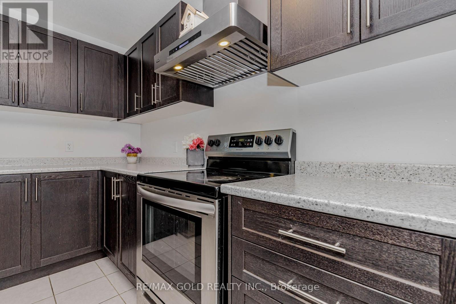 75 Pony Way, Kitchener, Ontario  N2R 0R8 - Photo 15 - X12957362