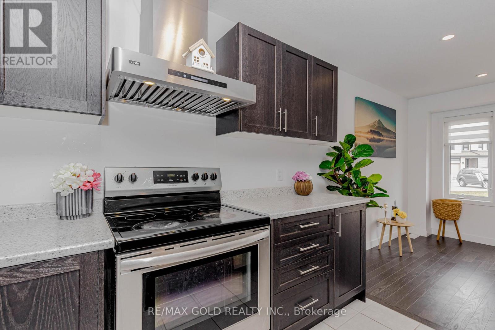 75 Pony Way, Kitchener, Ontario  N2R 0R8 - Photo 16 - X12957362