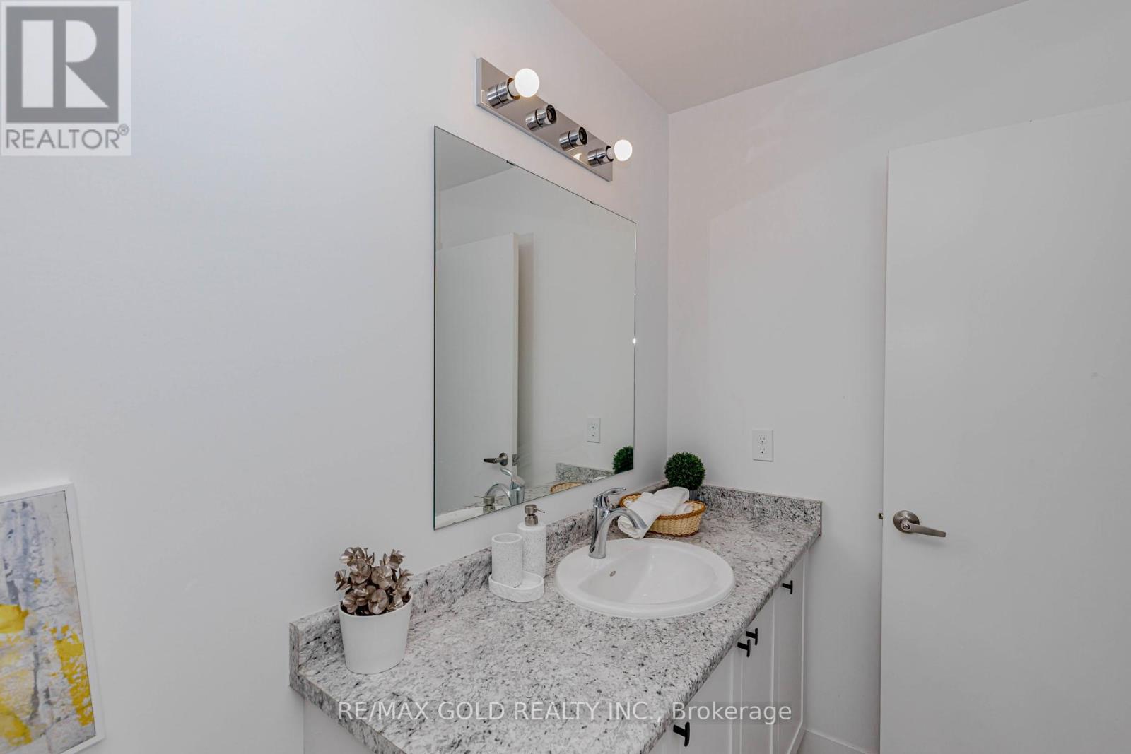 75 Pony Way, Kitchener, Ontario  N2R 0R8 - Photo 29 - X12957362