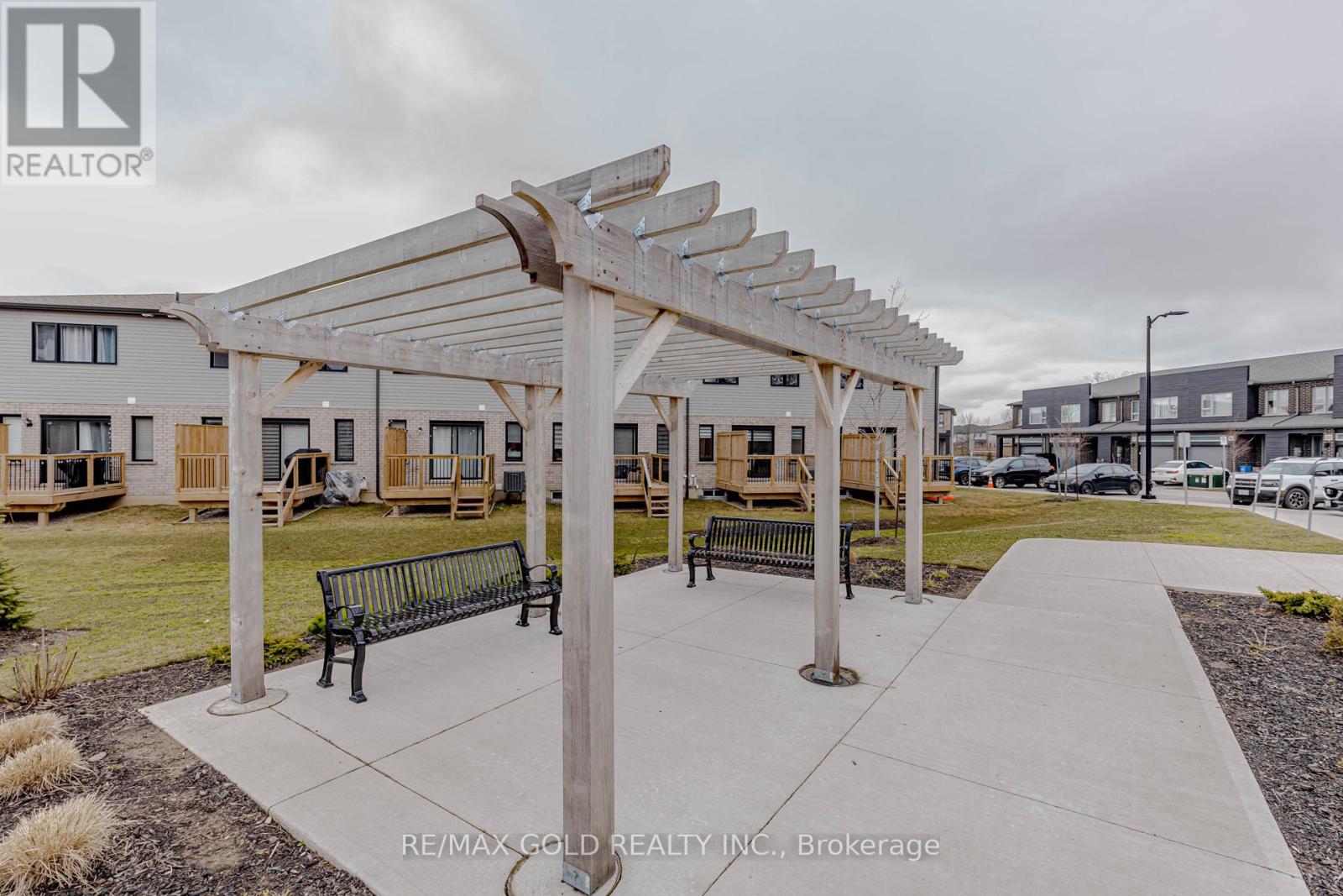 75 Pony Way, Kitchener, Ontario  N2R 0R8 - Photo 37 - X12957362