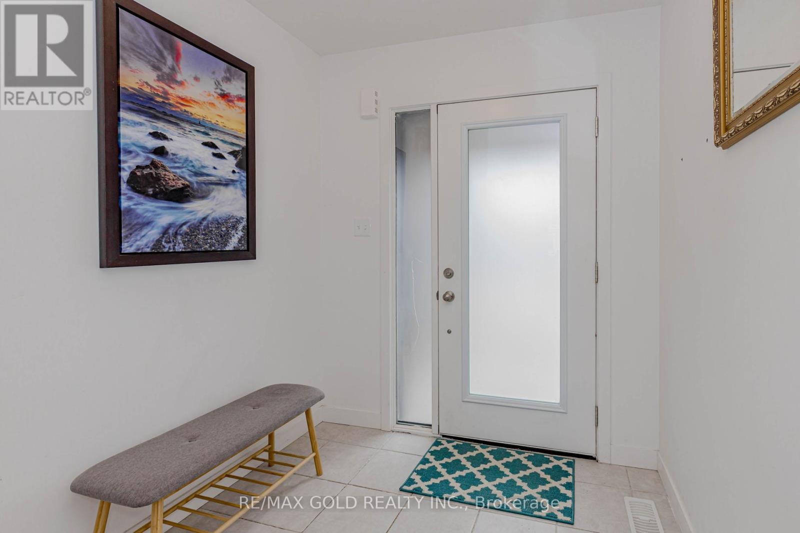 75 Pony Way, Kitchener, Ontario  N2R 0R8 - Photo 5 - X12957362