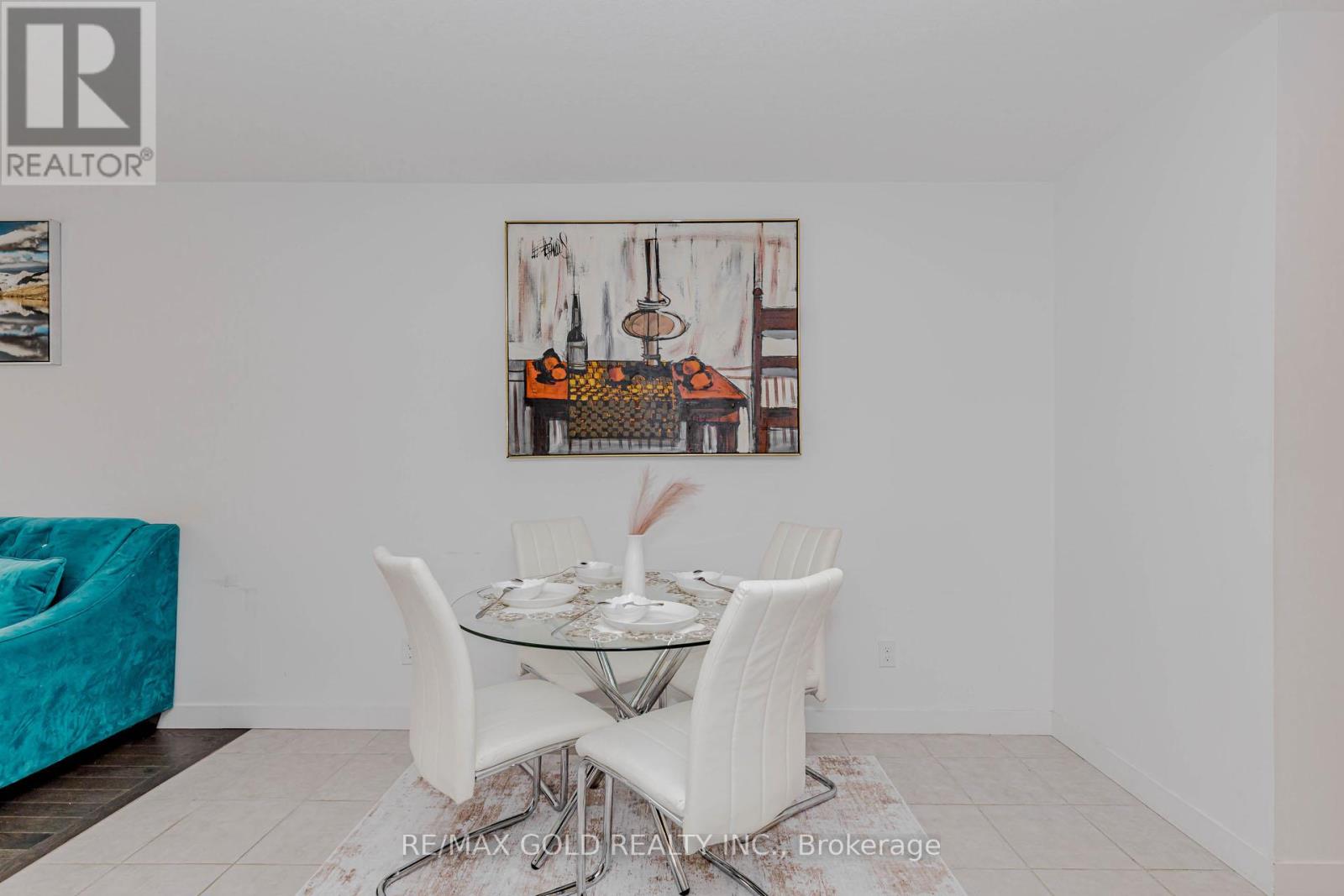 75 Pony Way, Kitchener, Ontario  N2R 0R8 - Photo 8 - X12957362