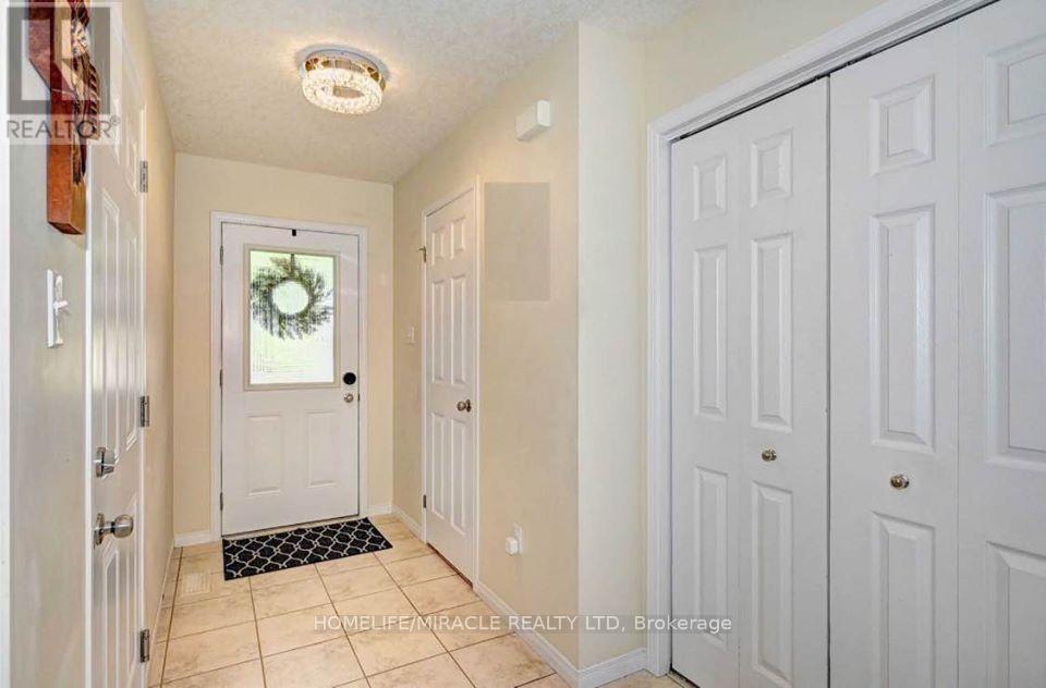 130 Upper Mercer Street, Kitchener, Ontario  N2A 4N2 - Photo 3 - X12957368