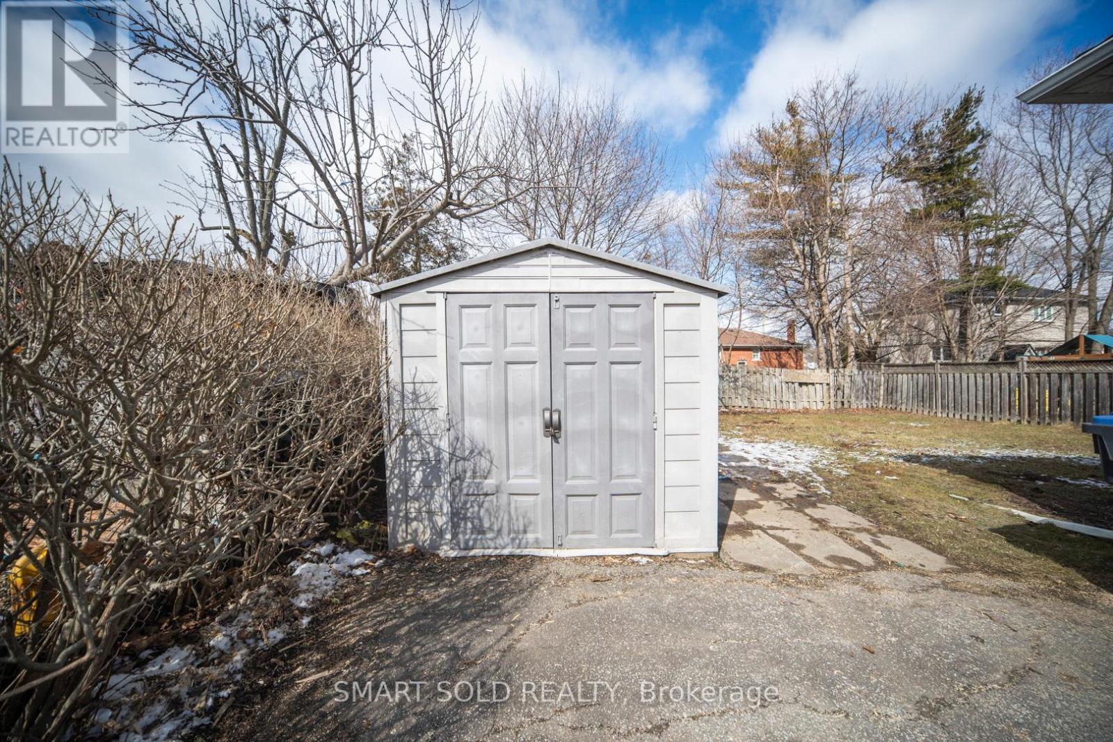 995 Garrard Avenue, Mississauga, Ontario  L5E 1L4 - Photo 35 - W12885392