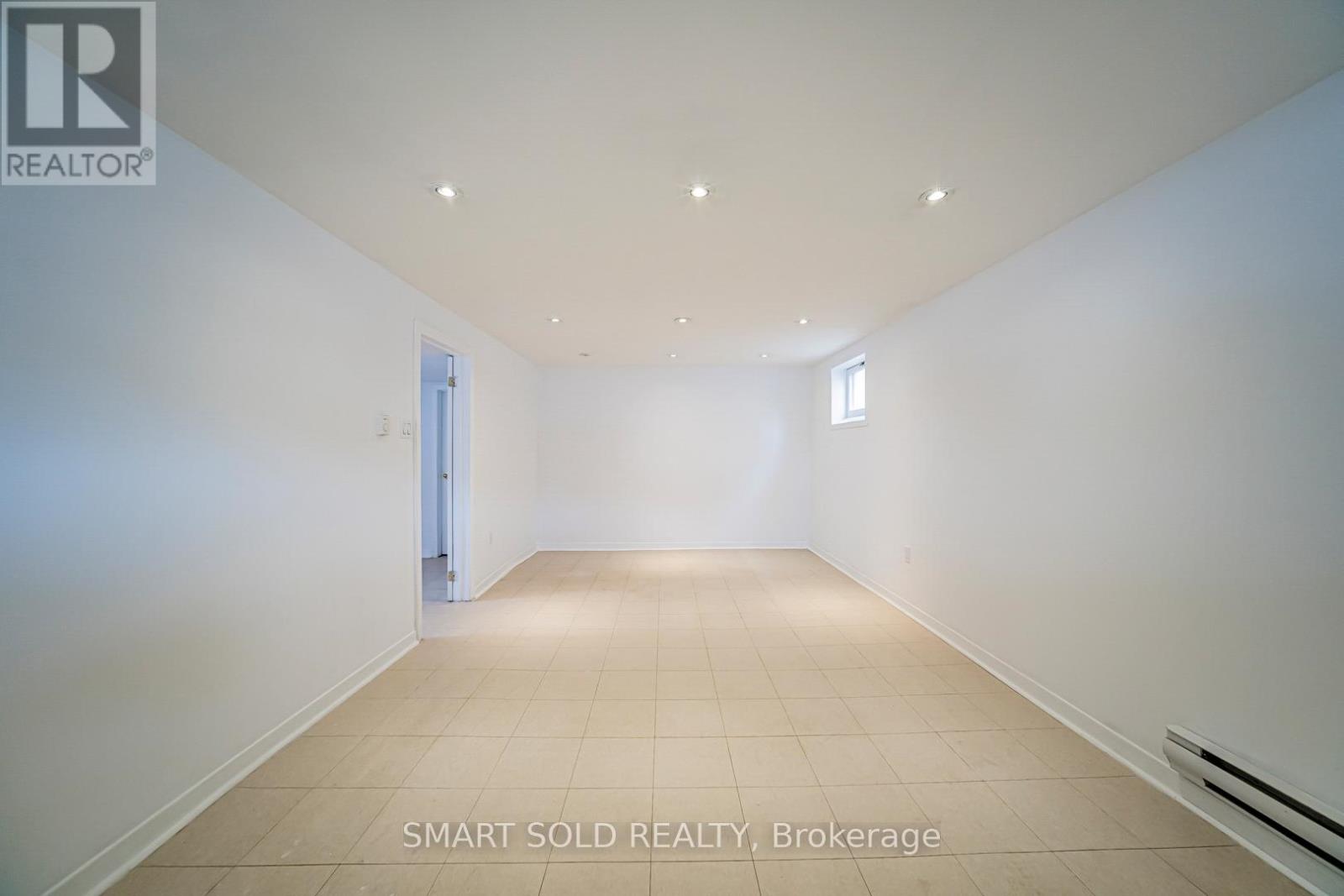 995 Garrard Avenue, Mississauga, Ontario  L5E 1L4 - Photo 33 - W12885392