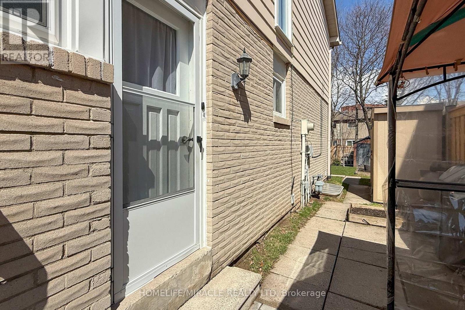 3489 Woodhurst Crescent, Mississauga, Ontario  L5L 1N3 - Photo 43 - W12957390