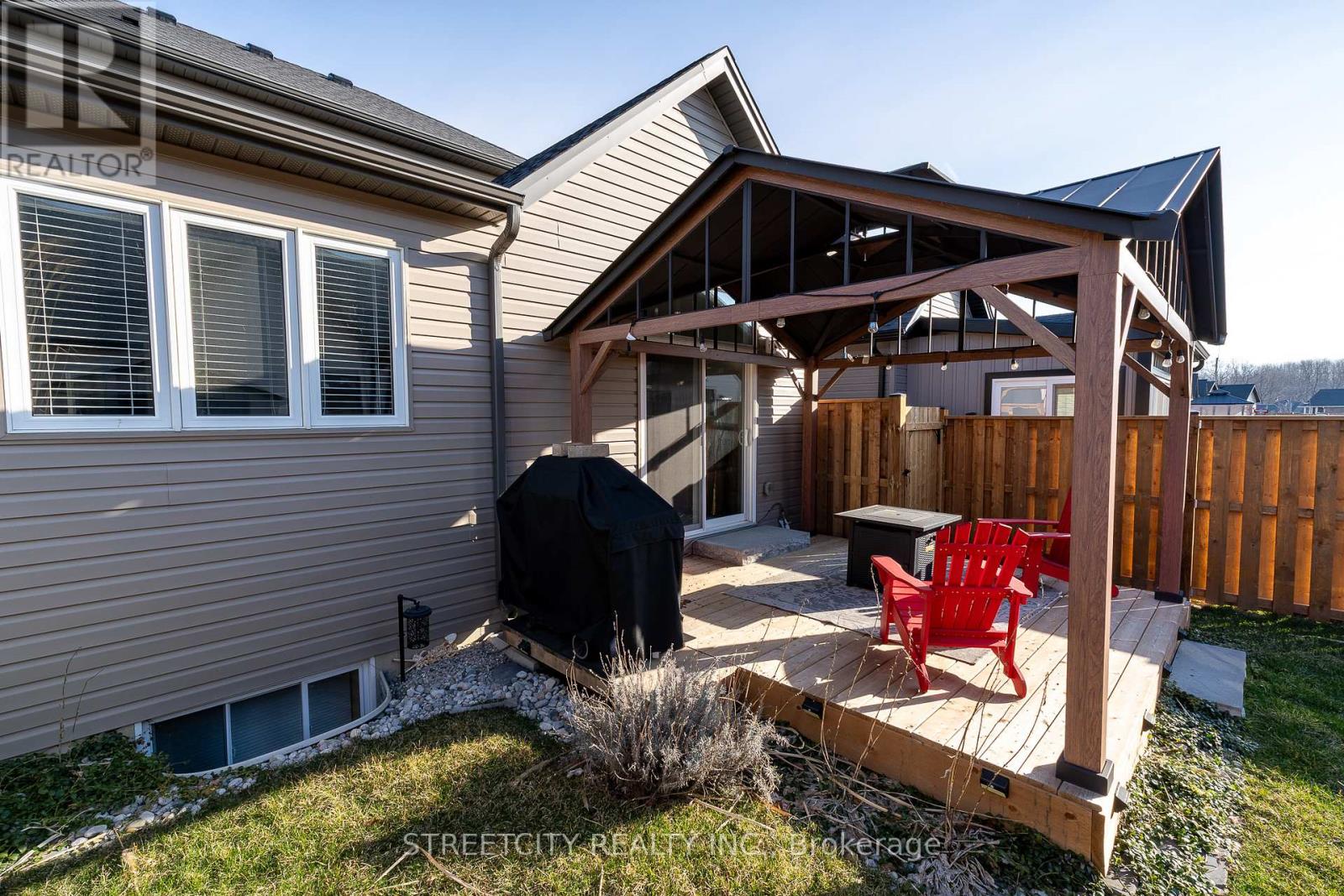 56 Compass Trail, Central Elgin, Ontario  L5G 4T8 - Photo 30 - X12933814