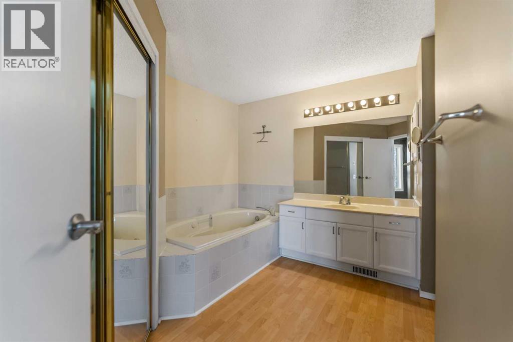 9 Mckenzie Place SE, Calgary, Alberta  T2Z 1T4 - Photo 24 - A2296865