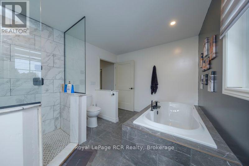 482 Wolsley Street, Huron-Kinloss, Ontario N0G 2H0 - Photo 16 - X12957408