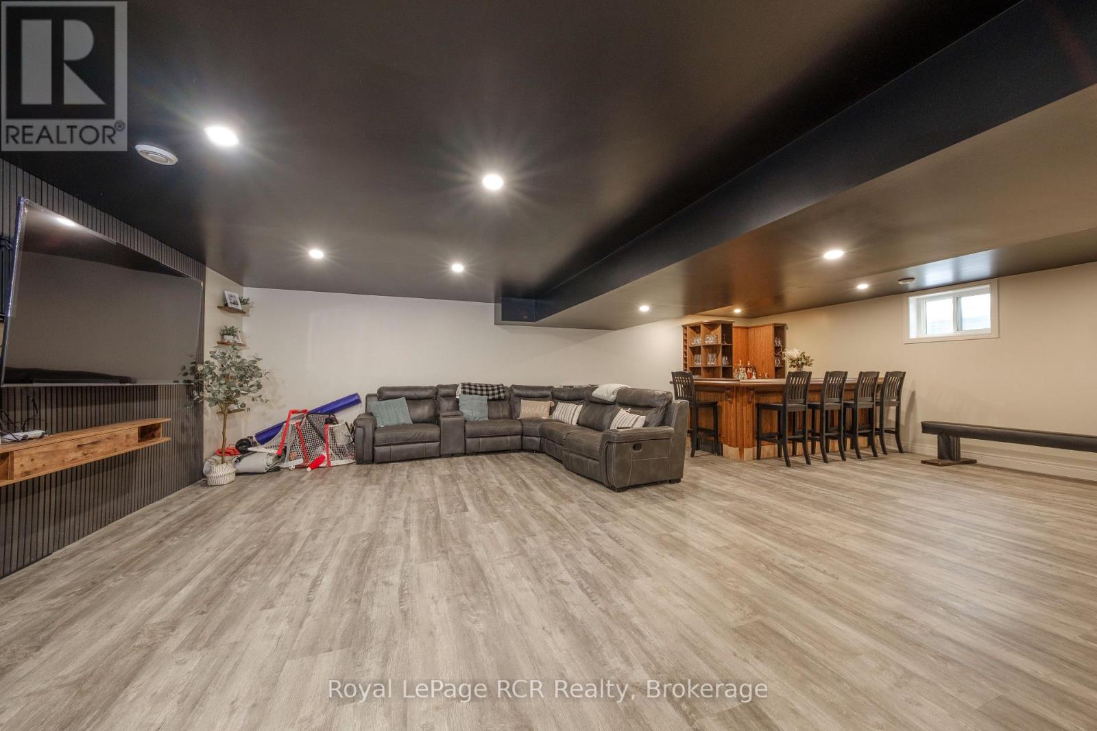 482 Wolsley Street, Huron-Kinloss, Ontario N0G 2H0 - Photo 29 - X12957408