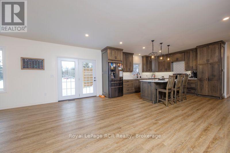 482 Wolsley Street, Huron-Kinloss, Ontario N0G 2H0 - Photo 9 - X12957408