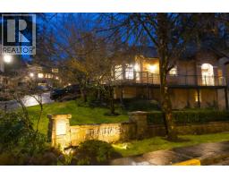 1102 STRATHAVEN DRIVE, North Vancouver, British Columbia