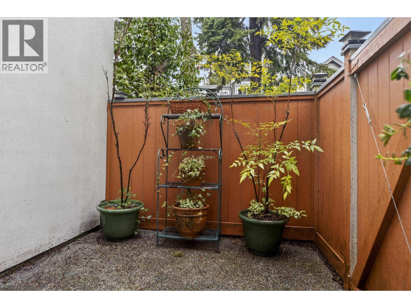 8489 Nanaimo Street, Vancouver, British Columbia  V5P 4V8 - Photo 3 - R3105728