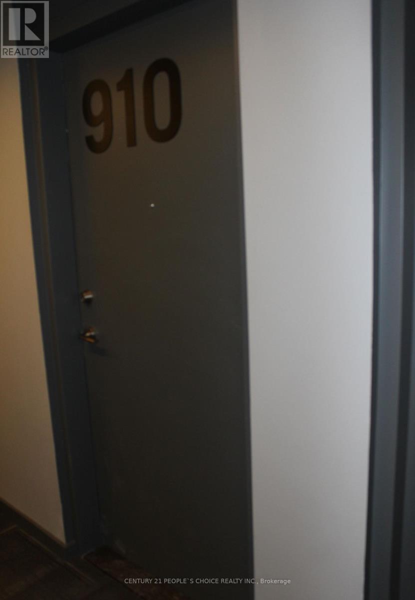 910 - 21 Lawren Harris Square, Toronto, Ontario  M5A 0T4 - Photo 2 - C12957404