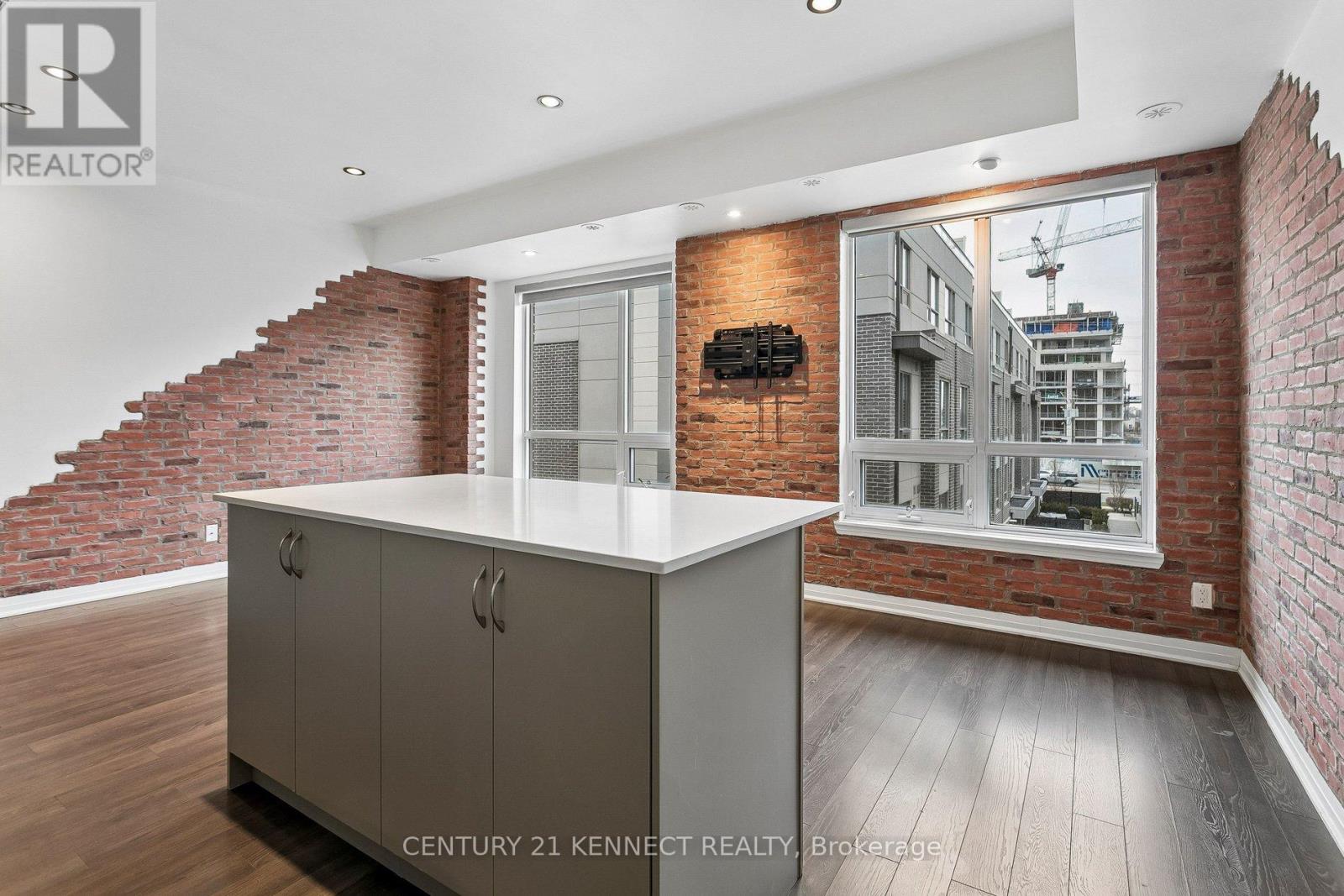 12 - 670 Atwater Avenue, Mississauga, Ontario  L5G 4K7 - Photo 5 - W12957312