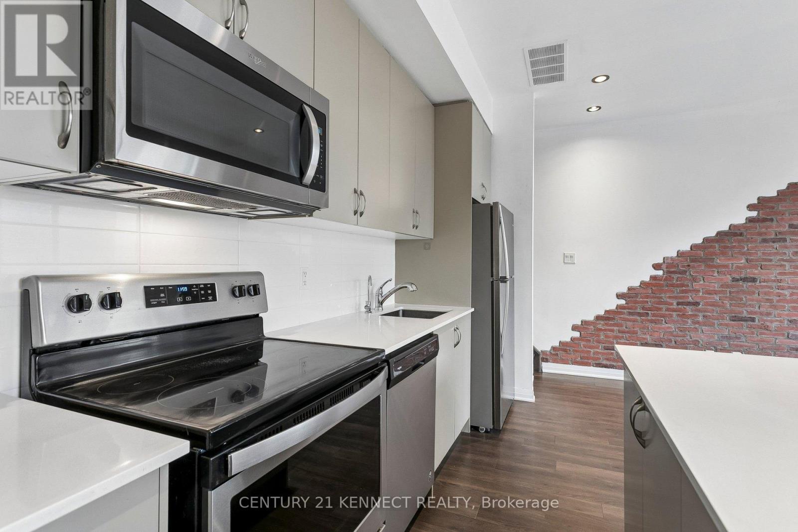 12 - 670 Atwater Avenue, Mississauga, Ontario  L5G 4K7 - Photo 8 - W12957312