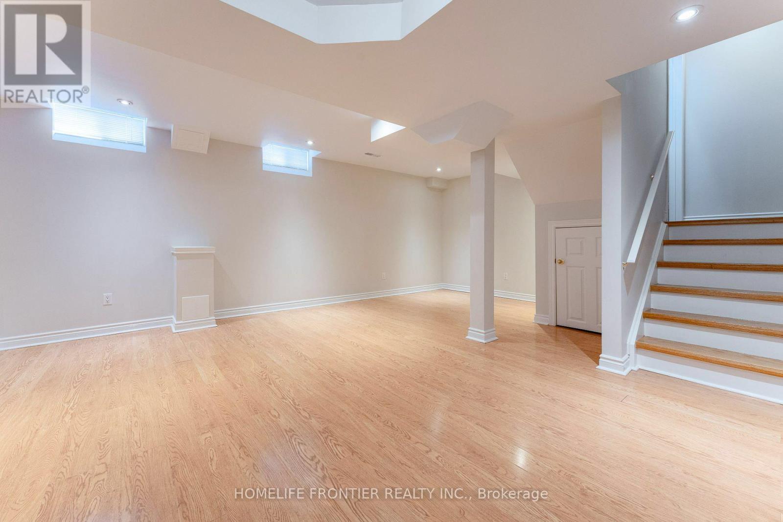 100 Selkirk Drive, Richmond Hill, Ontario  L4B 4S4 - Photo 12 - N12957402