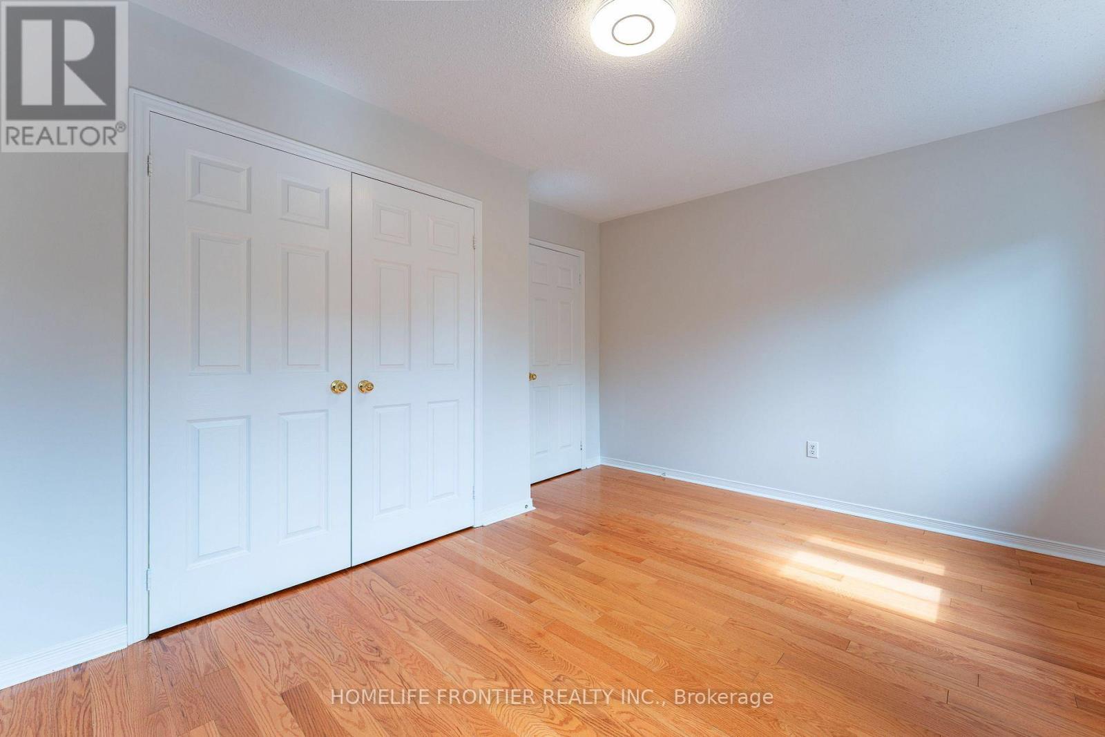 100 Selkirk Drive, Richmond Hill, Ontario  L4B 4S4 - Photo 13 - N12957402