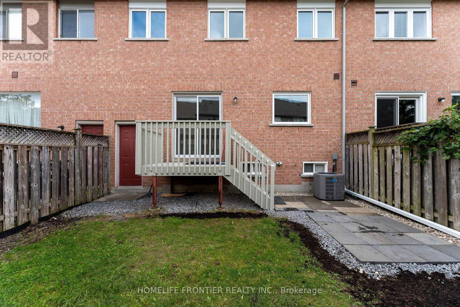 100 Selkirk Drive, Richmond Hill, Ontario  L4B 4S4 - Photo 20 - N12957402