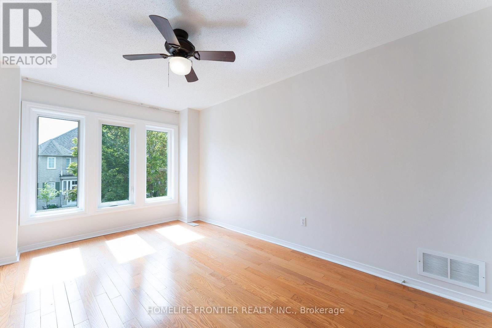 100 Selkirk Drive, Richmond Hill, Ontario  L4B 4S4 - Photo 29 - N12957402