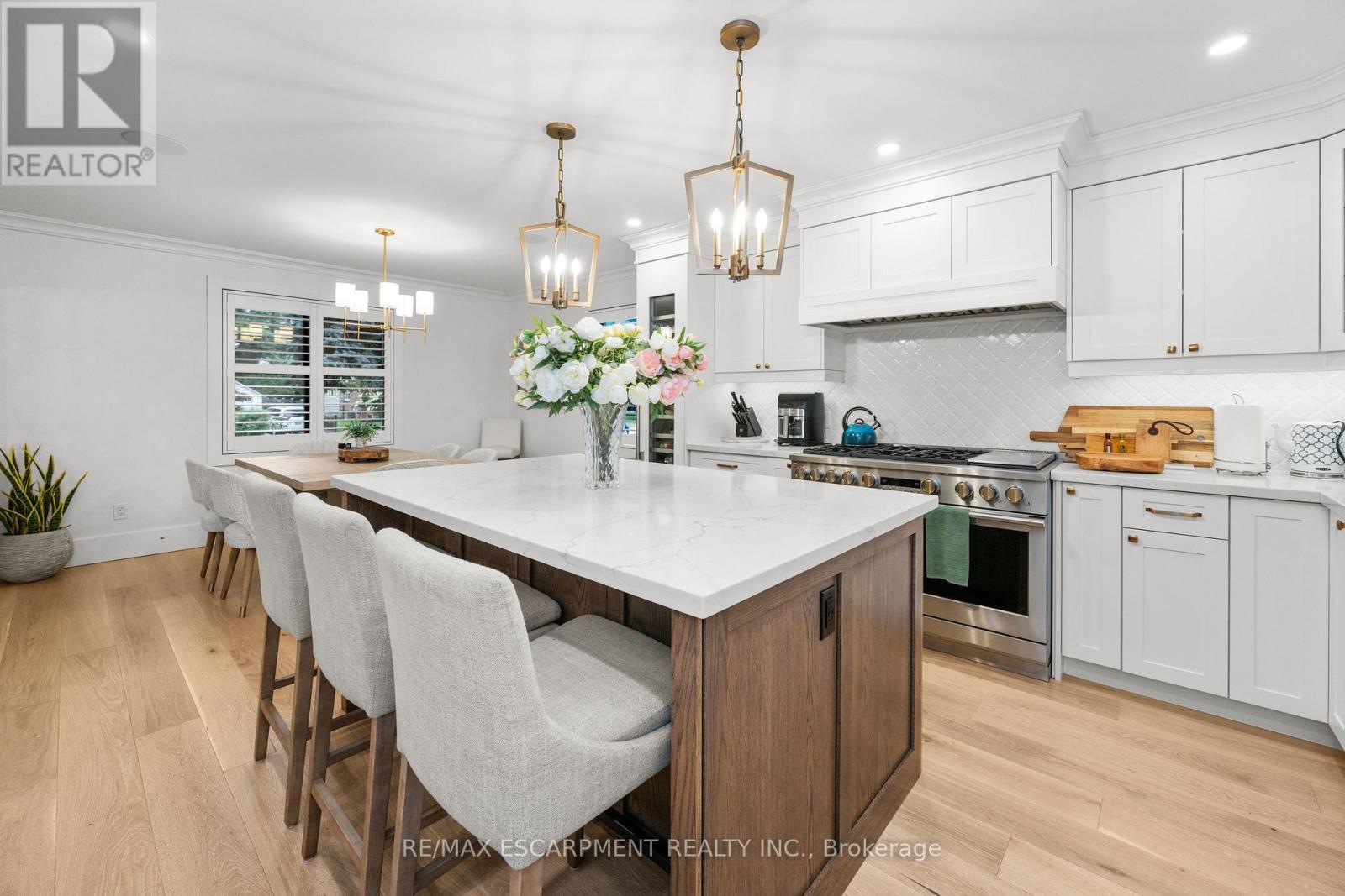 1390 Halifax Place, Burlington, Ontario  L7S 1J6 - Photo 14 - W12957398