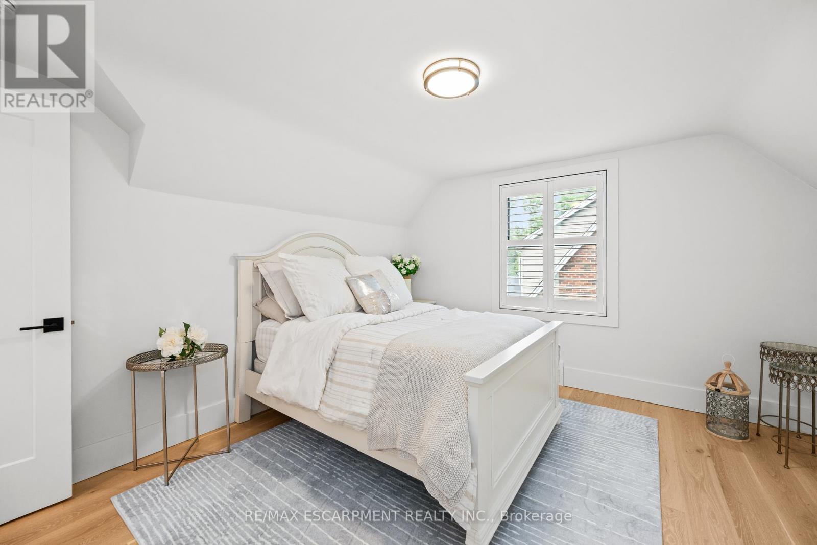 1390 Halifax Place, Burlington, Ontario  L7S 1J6 - Photo 22 - W12957398