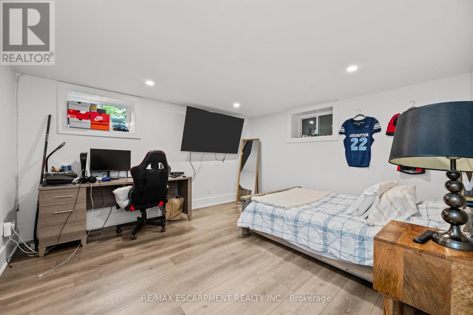 1390 Halifax Place, Burlington, Ontario  L7S 1J6 - Photo 27 - W12957398