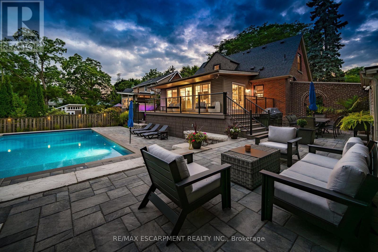 1390 Halifax Place, Burlington, Ontario  L7S 1J6 - Photo 31 - W12957398