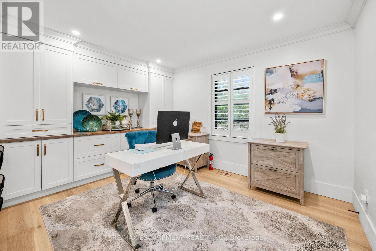 1390 Halifax Place, Burlington, Ontario  L7S 1J6 - Photo 8 - W12957398