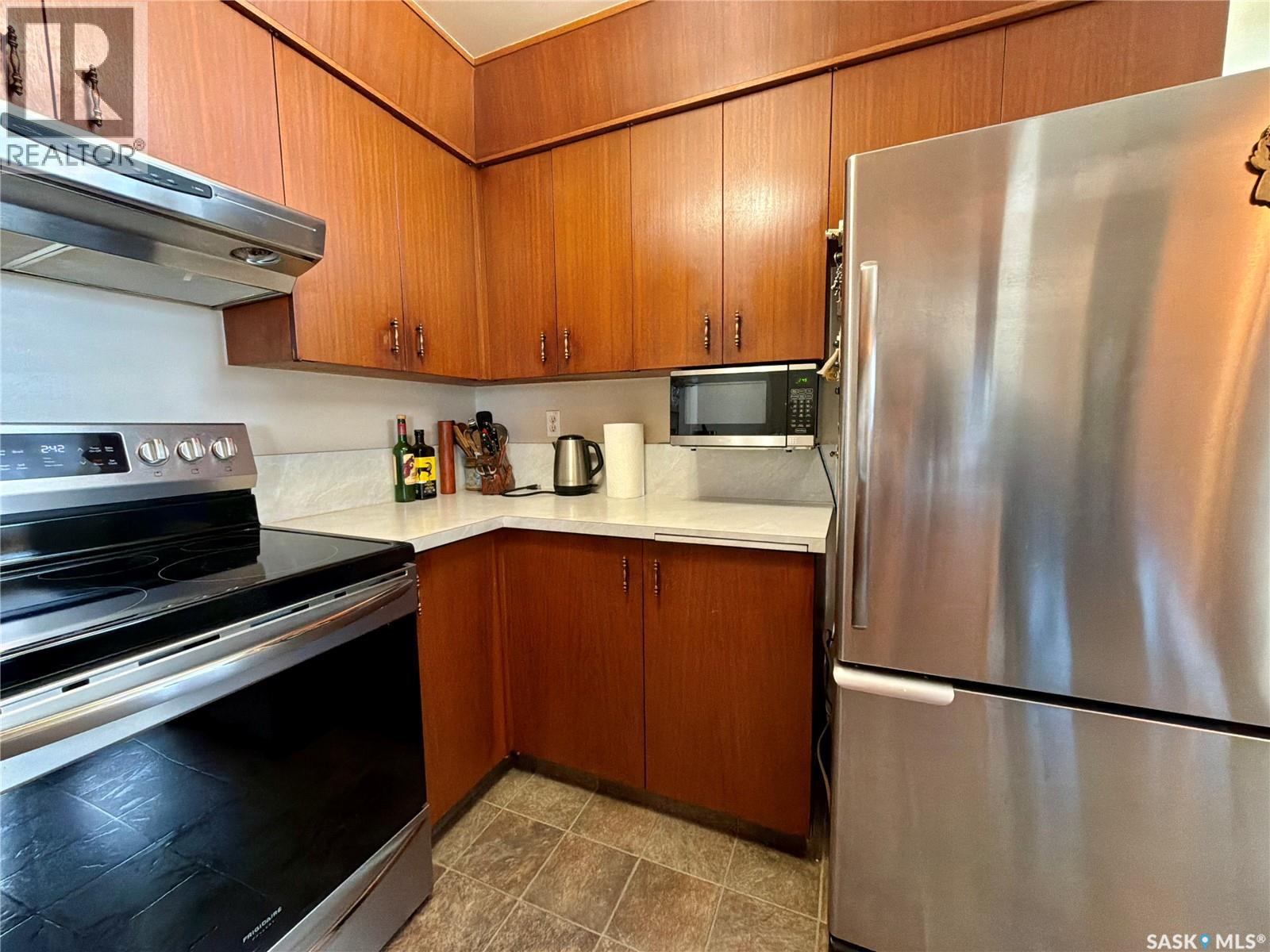 518 Upland Drive, Regina, Saskatchewan  S4R 6E3 - Photo 10 - SK031886