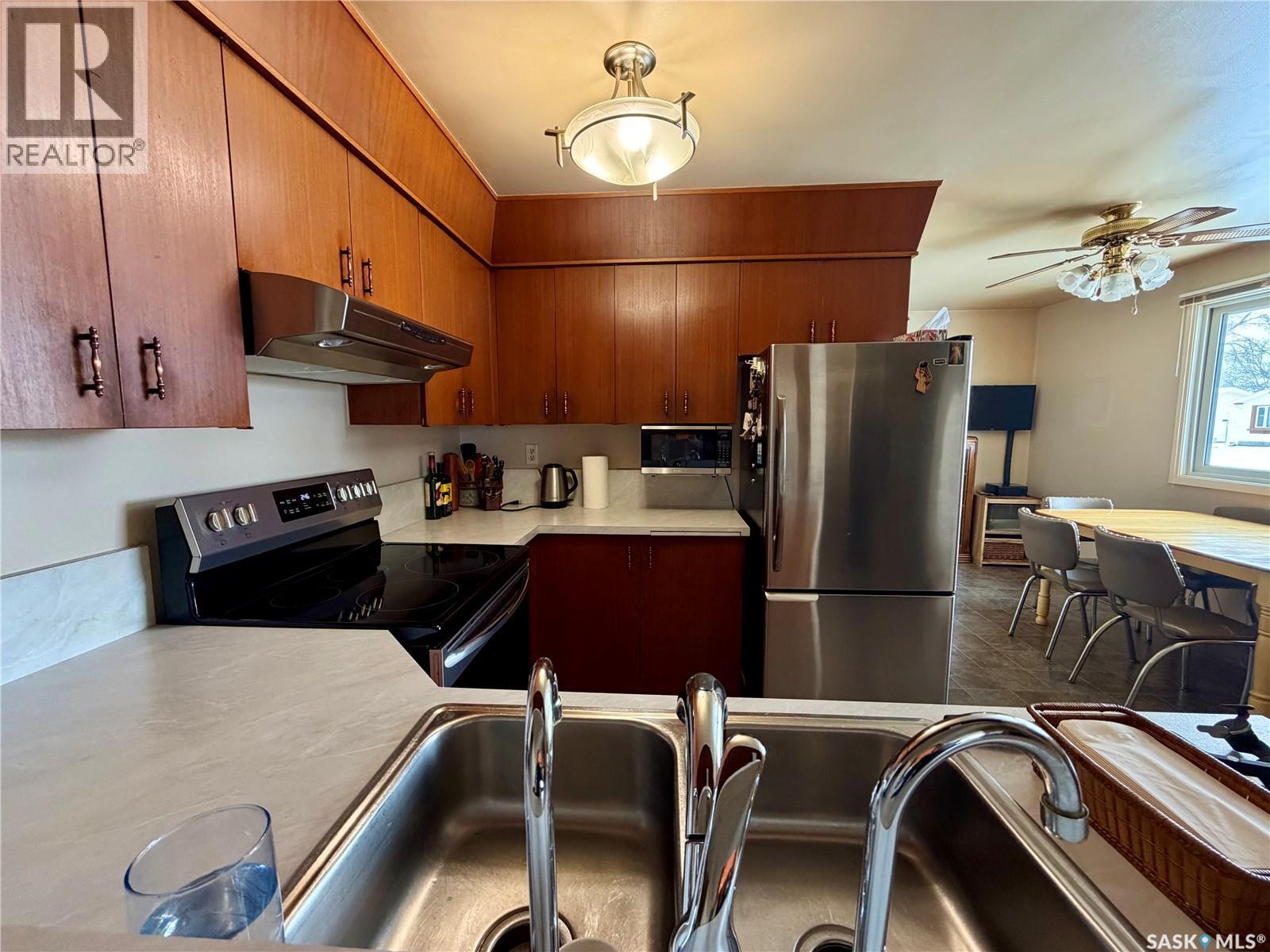 518 Upland Drive, Regina, Saskatchewan  S4R 6E3 - Photo 12 - SK031886