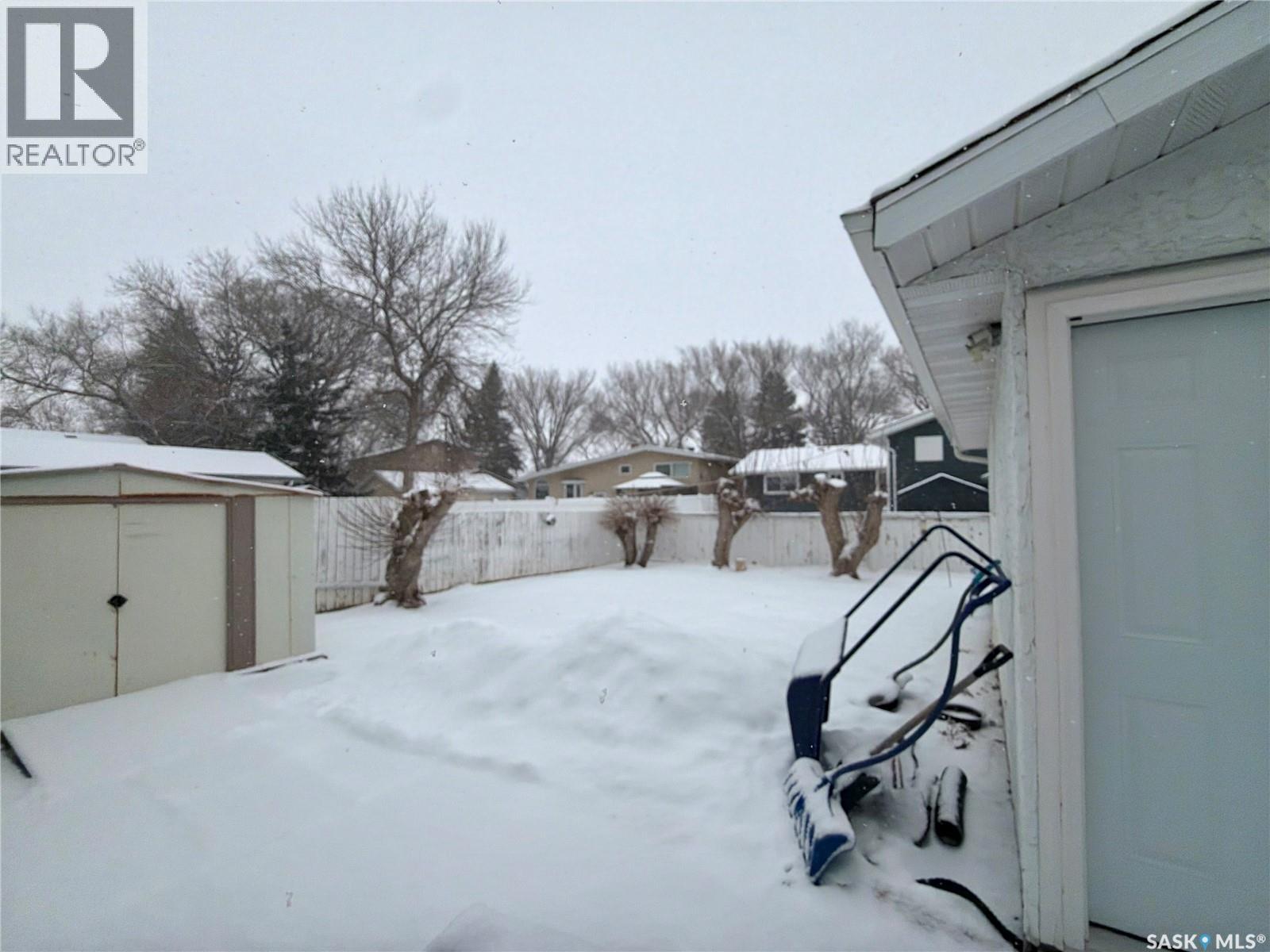 518 Upland Drive, Regina, Saskatchewan  S4R 6E3 - Photo 3 - SK031886