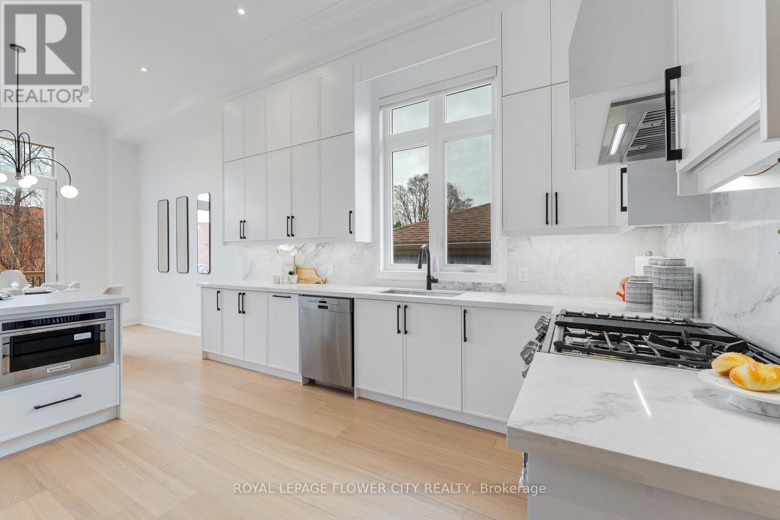 19 Connorvale Avenue, Toronto, Ontario M8W 3Z9 - Photo 16 - W12954280