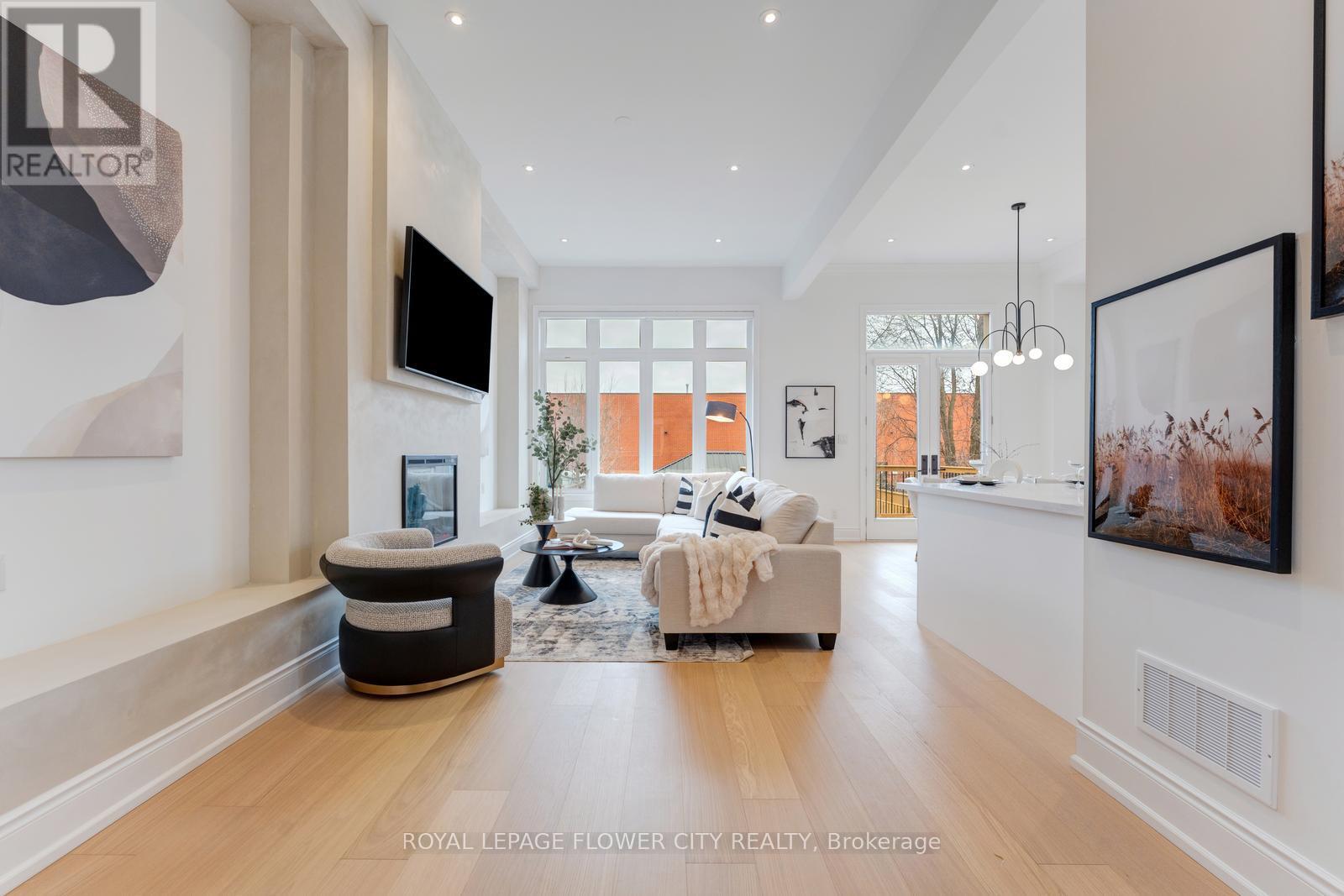 19 Connorvale Avenue, Toronto, Ontario M8W 3Z9 - Photo 9 - W12954280