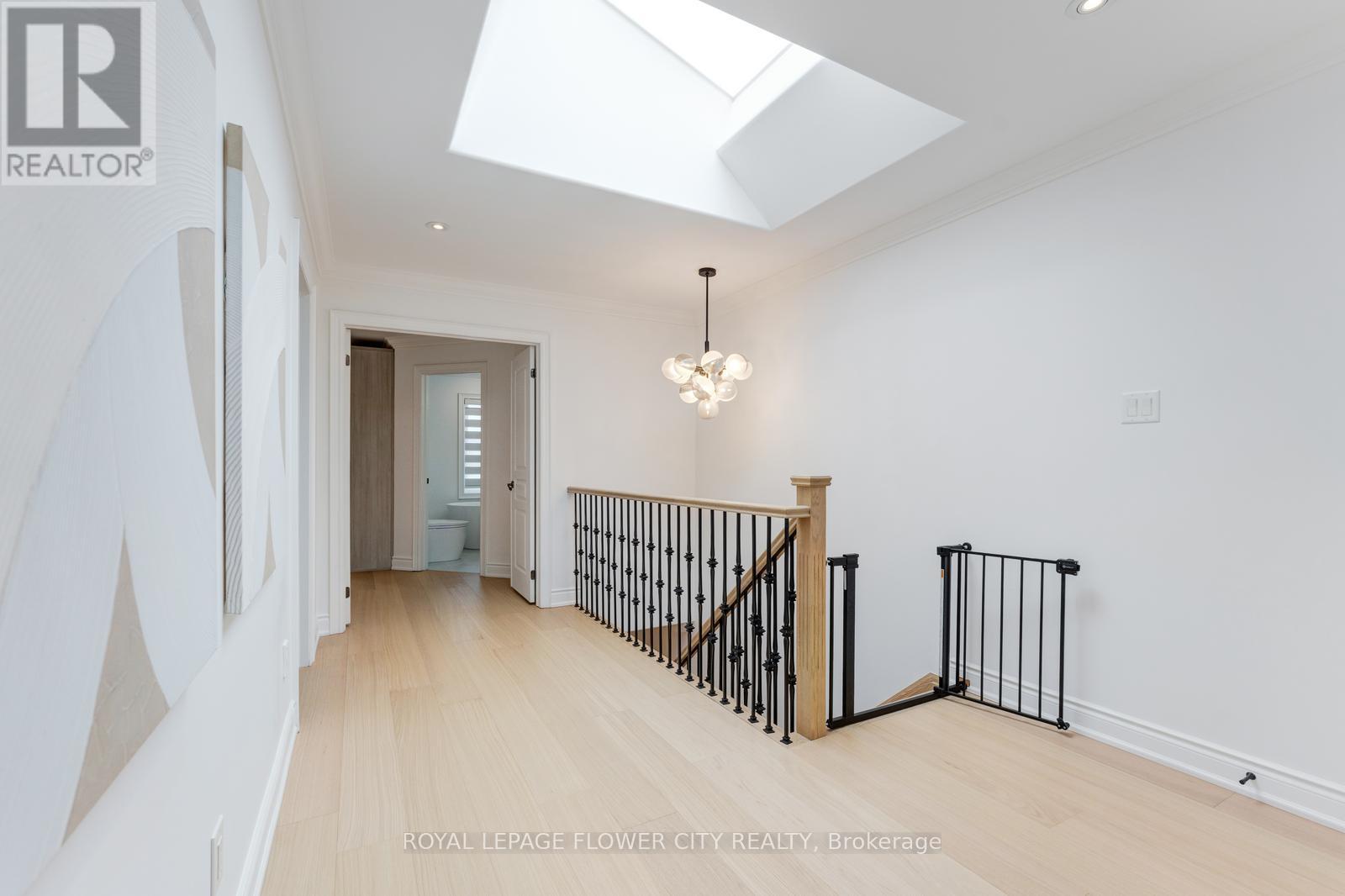 19 Connorvale Avenue, Toronto, Ontario M8W 3Z9 - Photo 21 - W12954280